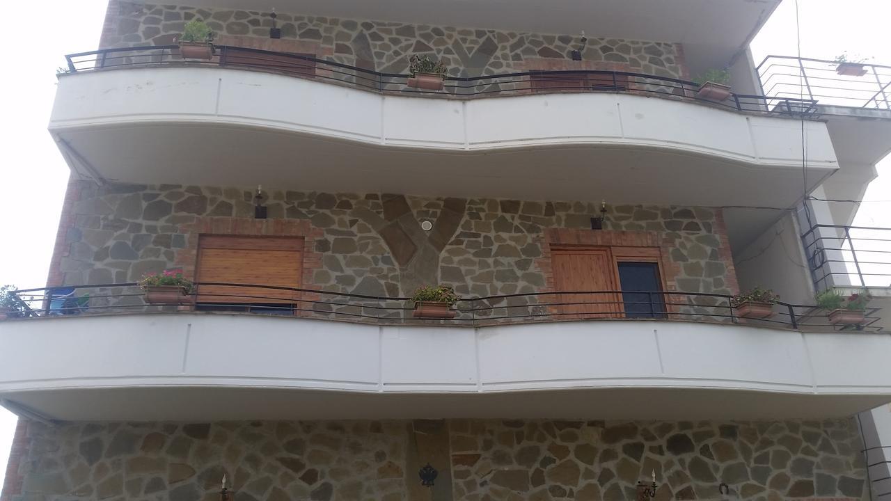Velaj Apartments Orikumi Exteriér fotografie